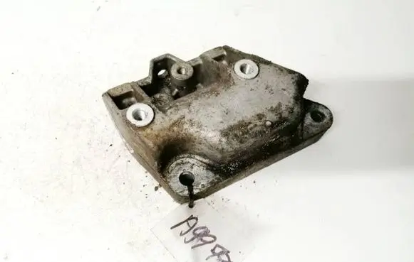 Skoda Octavia Mk2 (1Z) Engine mounting bracket 1k0199111