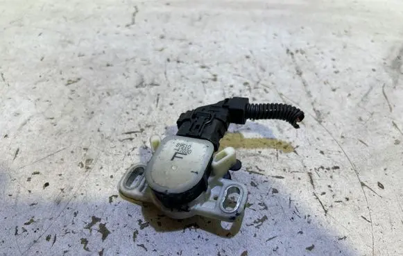 Toyota C-HR I Clutch pedal sensor 89510