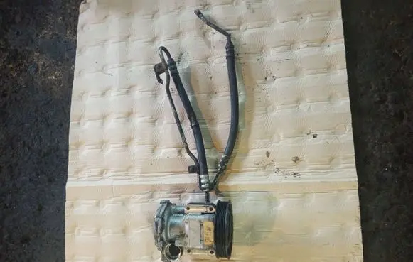 BMW 3 E46 Power steering pump 6756611 7614955107