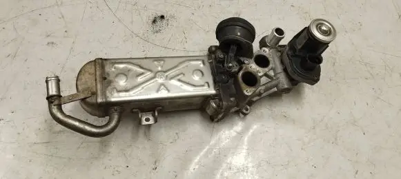Audi Q3 8U EGR valve cooler 03l131512c 0280751016