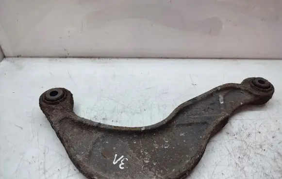 Volvo V70 Rear control arm