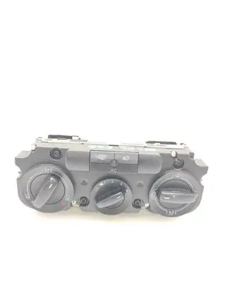 Volkswagen PASSAT B6 Climate control unit