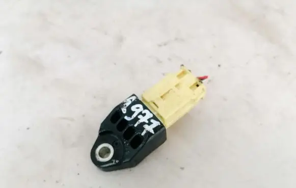 Toyota RAV 4 (XA30) Airbag deployment crash/impact sensor 8983142010 89831-42010
