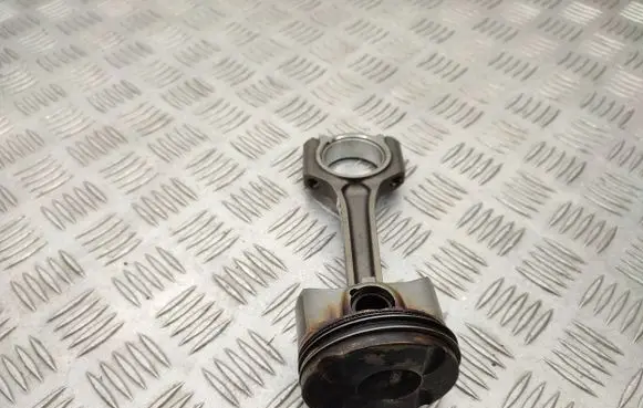 Ford Fiesta Piston with connecting rod CM5G6205FA