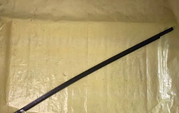 Mercedes-Benz A W169 Front door glass trim molding A1697250765 A1697251365