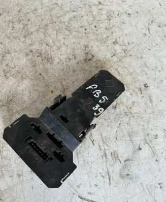 Volkswagen PASSAT B5 Tail light bulb cover holder 3b9945257