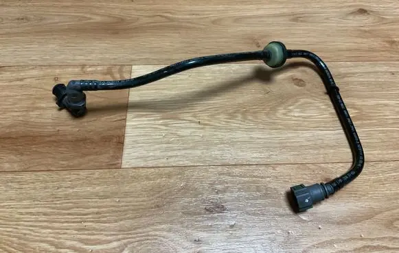Peugeot Expert Fuel line pipe X215114 A11T