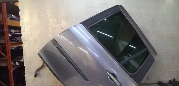 Renault Clio III Rear door