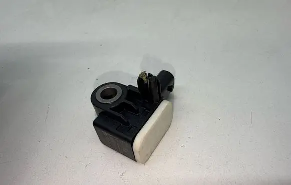 Mercedes-Benz ML W166 Airbag deployment crash/impact sensor A1668210151