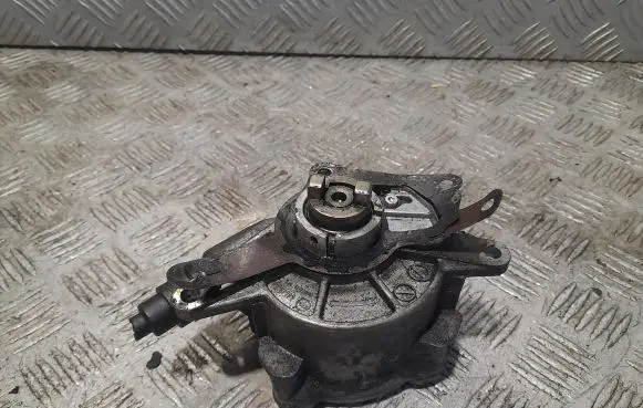 Mercedes-Benz E W211 Vacuum pump A6422300165