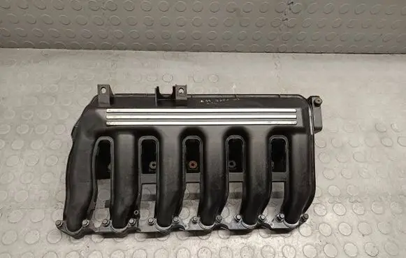 BMW 5 E39 Intake manifold 7789329