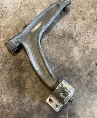 Front lower control arm/wishbone