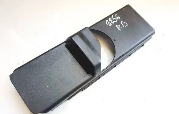 Mercedes-Benz ML W164 (B) pillar trim (top) jc288352