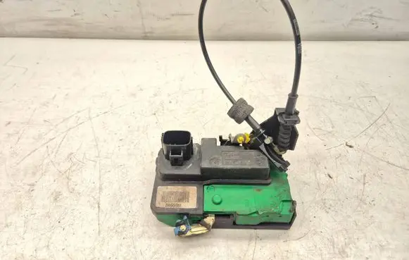 Volvo S80 Front door lock 8650551