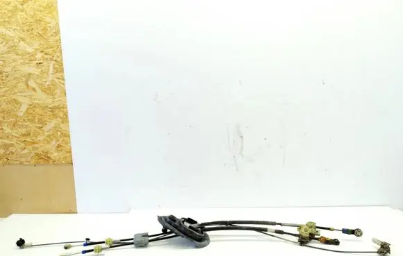 Peugeot 3008 II Gear shift cable linkage 113113582