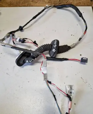 Toyota Avensis T270 Rear door wiring loom 8215305 09933