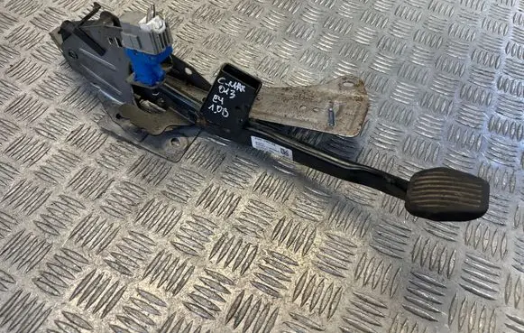 Ford C-MAX II Brake pedal AV612467AE 11575M07 2013100712