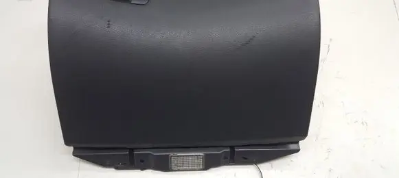 Volvo V70 Glove box 8650374
