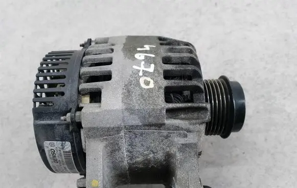 Toyota Auris 150 Generator/alternator 270600T010