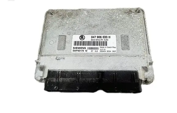 Skoda Fabia Mk2 (5J) Engine control unit/module 047906033H