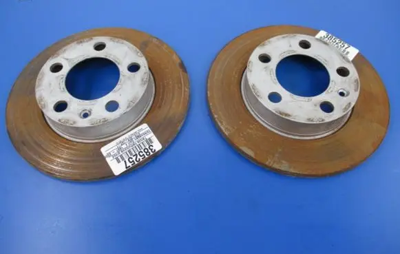 Volkswagen Golf IV Front brake disc