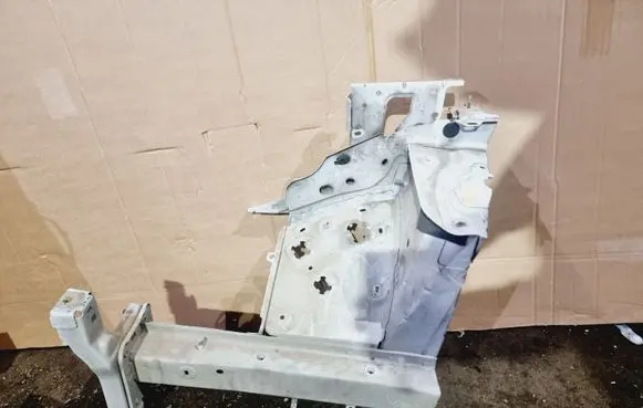 Peugeot 3008 II Front side member 1609004580 1609072380 9813032280