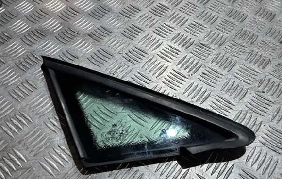Volkswagen Golf VIII Front triangle window/glass VW24097