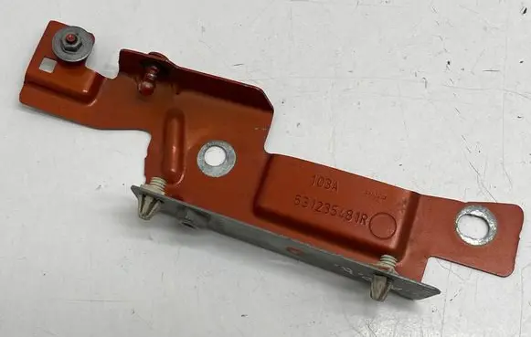 Renault Captur Fender mounting bracket 631235481R