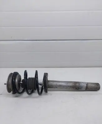 BMW 5 E39 Front shock absorber with coil spring 824904557217 31311096865