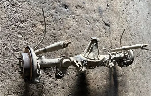 Toyota Land Cruiser (J120) Rear axle beam 