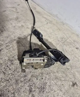 Nissan Primera Front door lock 050120C HDP625