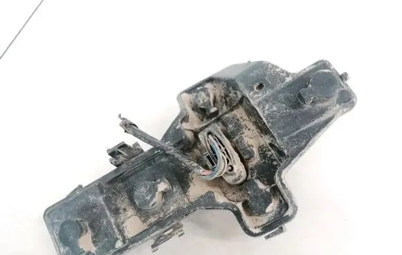 Volkswagen Touran I Tail light bulb cover holder