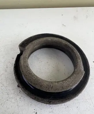 Hyundai Santa Fe Rear coil spring rubber mount 553312B000