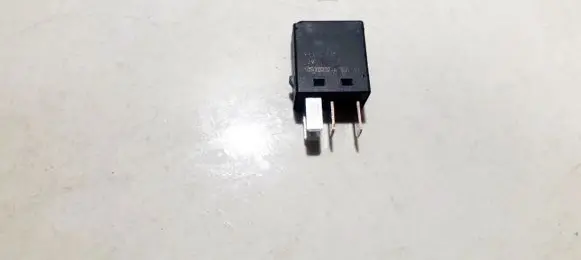 Volvo S40, V40 Other relay mb953382