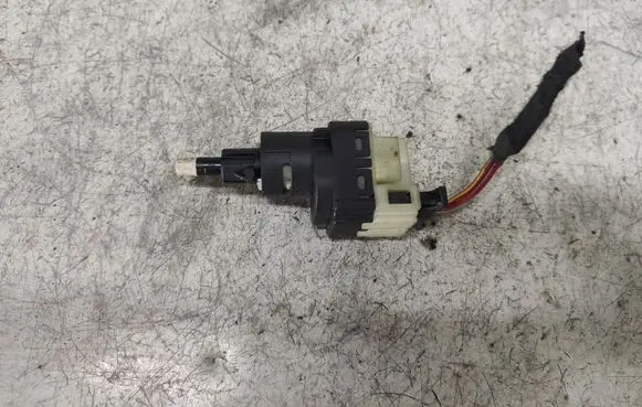 Volkswagen PASSAT B5.5 Brake pedal sensor switch 1K2945511