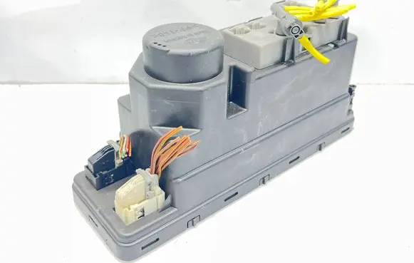 Mercedes-Benz E W210 Central locking vacuum pump 2108002948