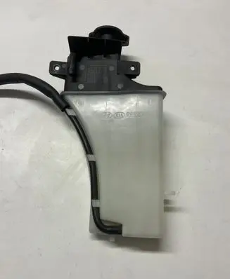 Hyundai Genesis Coolant expansion tank/reservoir 254302MXXX