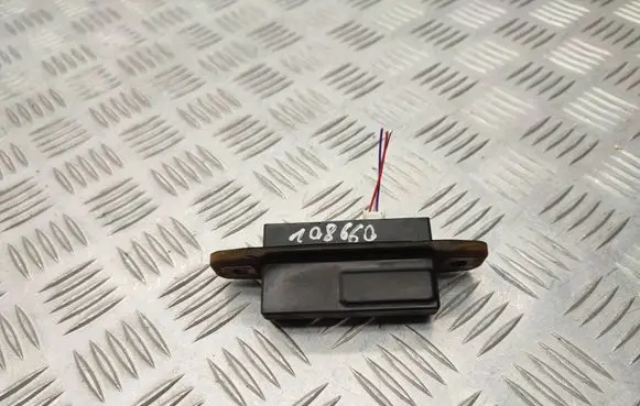 Toyota Avensis T270 Tailgate opening switch 