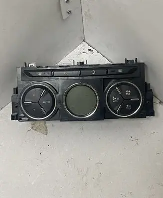 Citroen C3 Climate control unit 96831720XT
