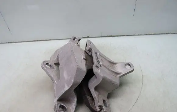 Mazda CX-30 Gearbox mounting bracket CX30
