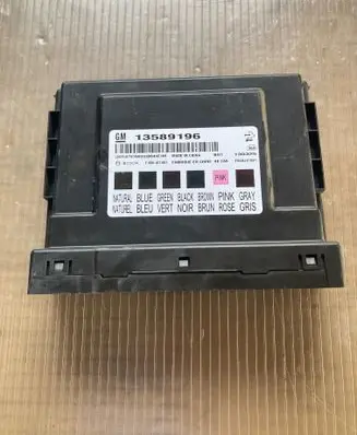 Chevrolet Trax Comfort/convenience module 13589196 F00HJ01081