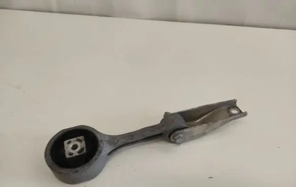 Seat Ibiza III (6L) Engine mount bracket 6Q0199851