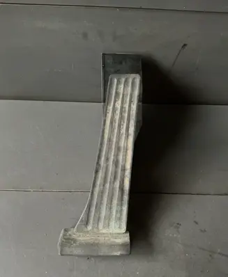 Accelerator throttle pedal