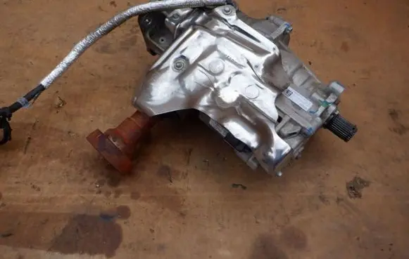 Ford Escape IV Gearbox transfer box case LX677L486AF