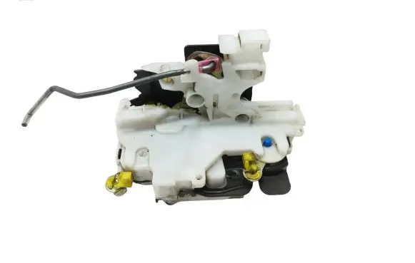 Nissan Pathfinder R50 Front door lock