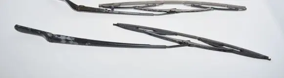 BMW X5 E53 Windshield/front glass wiper blade 7075612 8245372