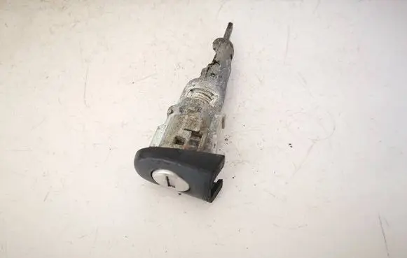 Seat Leon (1P) Front door lock (next to the handle) 1P0837167 N0502500
