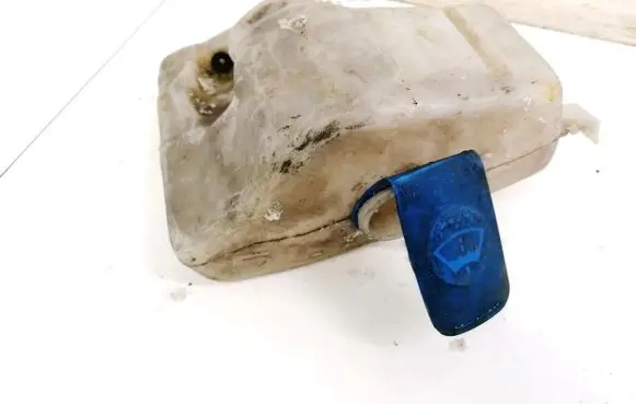 Volkswagen PASSAT B4 Windshield washer fluid reservoir/tank 3A0955453B Nera