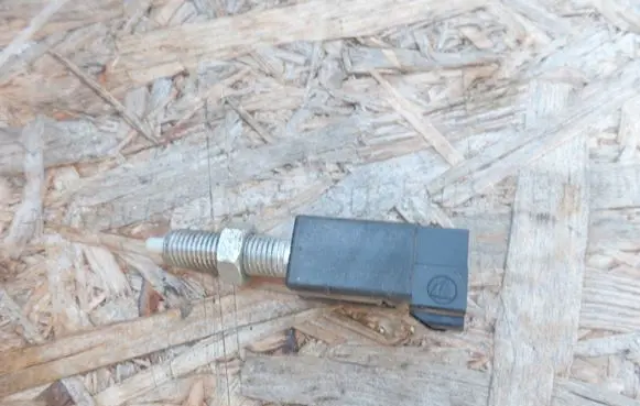 Clutch pedal sensor