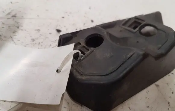 Volvo V50 Front bumper mounting bracket 30655875